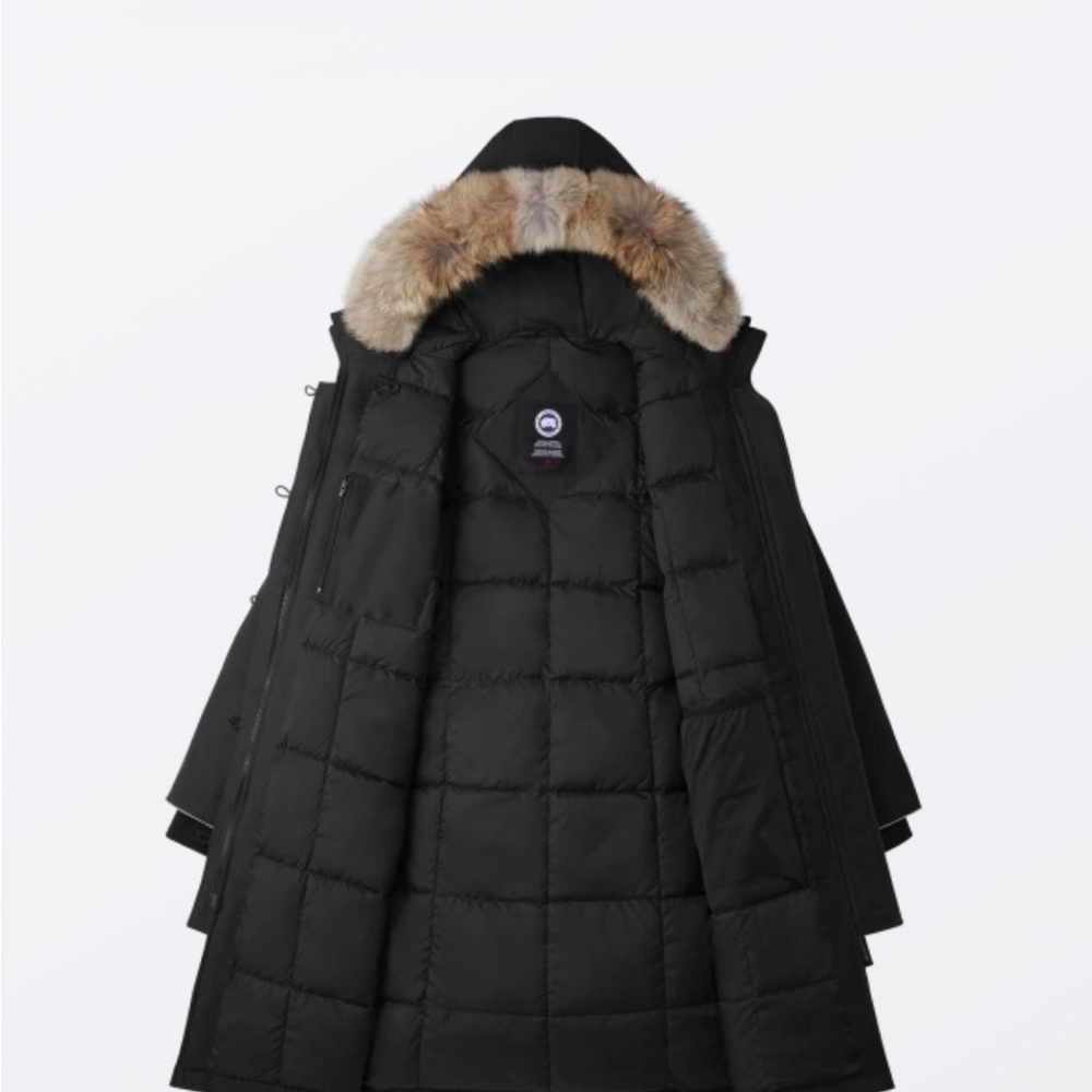 Girls size 14-16 Canada Goose. EXCELLENT condition. Only worn a handful of time